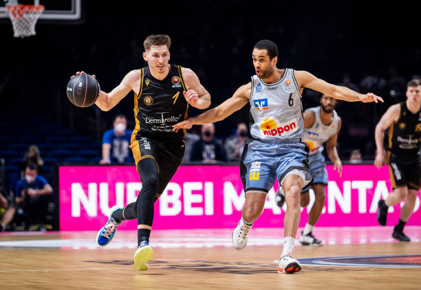 防守策略成 防守策略成